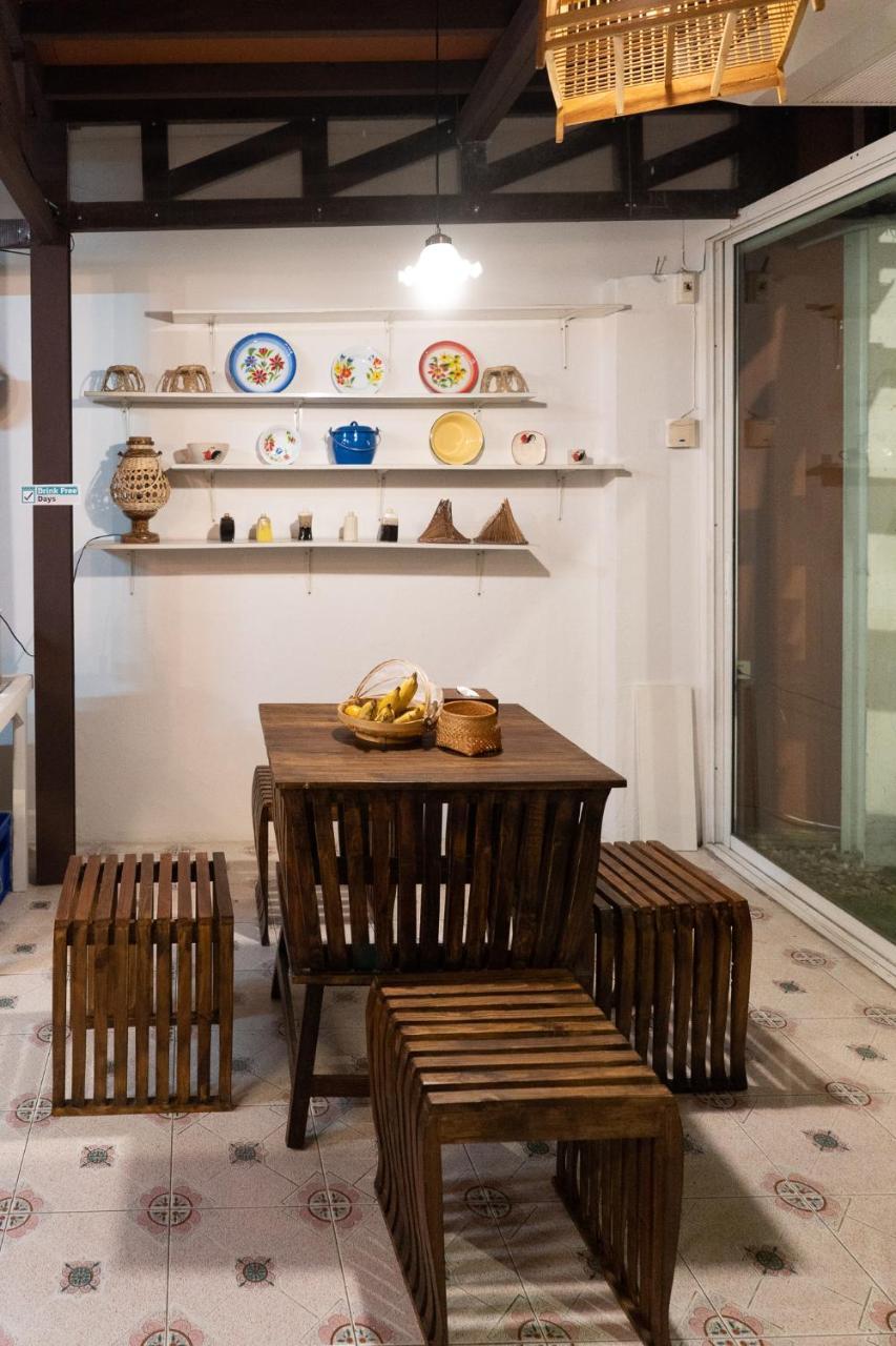 Past Tense Hostel Τσιάνγκ Μάι Εξωτερικό φωτογραφία